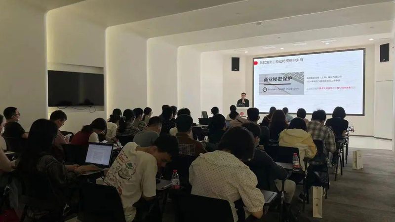 无论是注册个体工商户还是有限责任公司，都需要遵循以下流程：